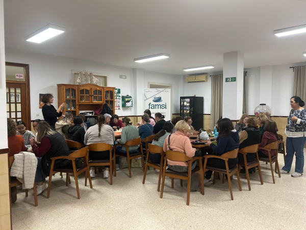 Las Cabezas de San Juan acoge el taller de reciclaje y consumo responsable a trav&eacute;s de la costura