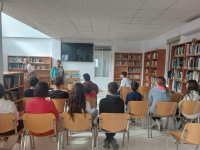 Villamanrique de la Condesa estrena su "Punto Verde" en la Biblioteca Municipal